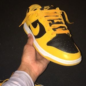 COPY - Nike dunk goldenrod